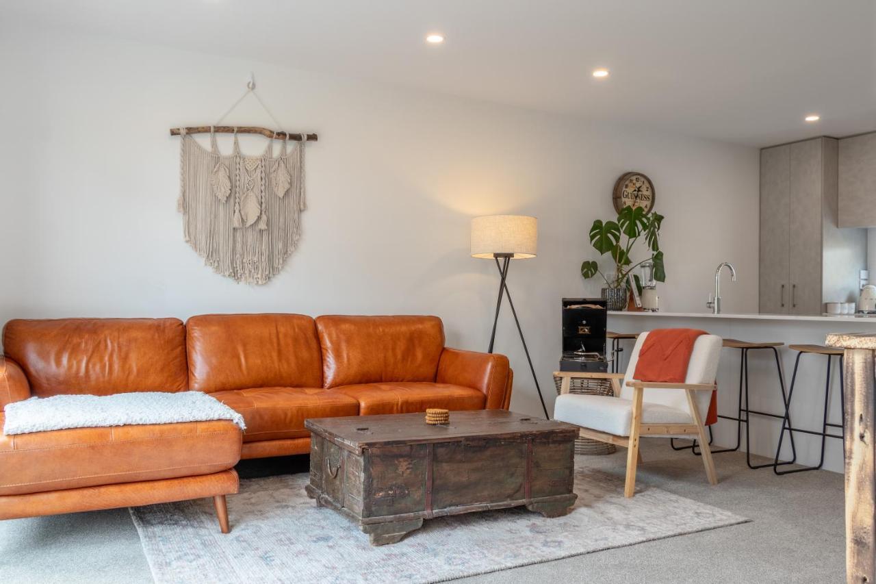 Cozy Retreat With Hot Tub Apartment ไครสต์เชิร์ช ภายนอก รูปภาพ